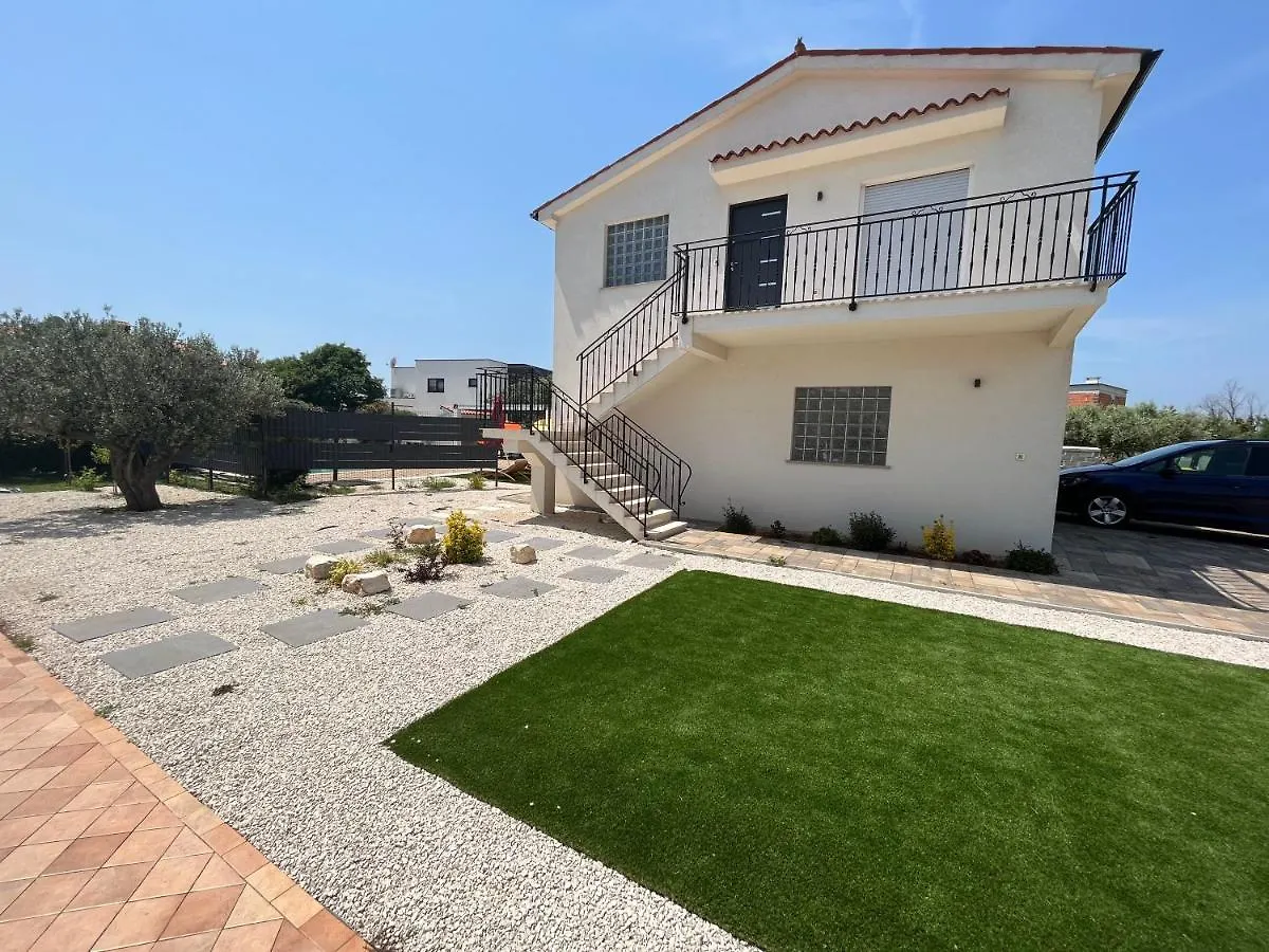 Holiday House With A Private Heated Swimming Pool Galižana 0*,  Croazia