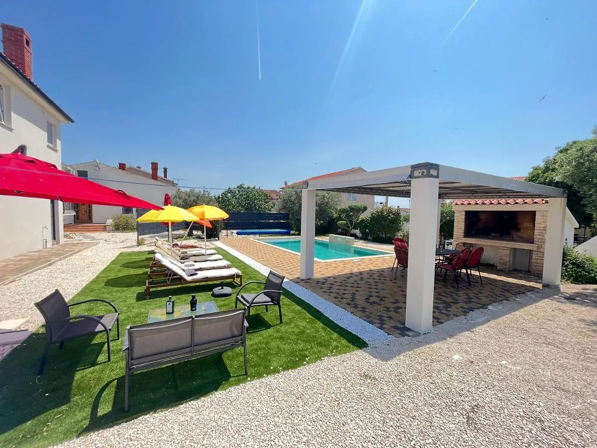 Holiday House With A Private Heated Swimming Pool Galižana